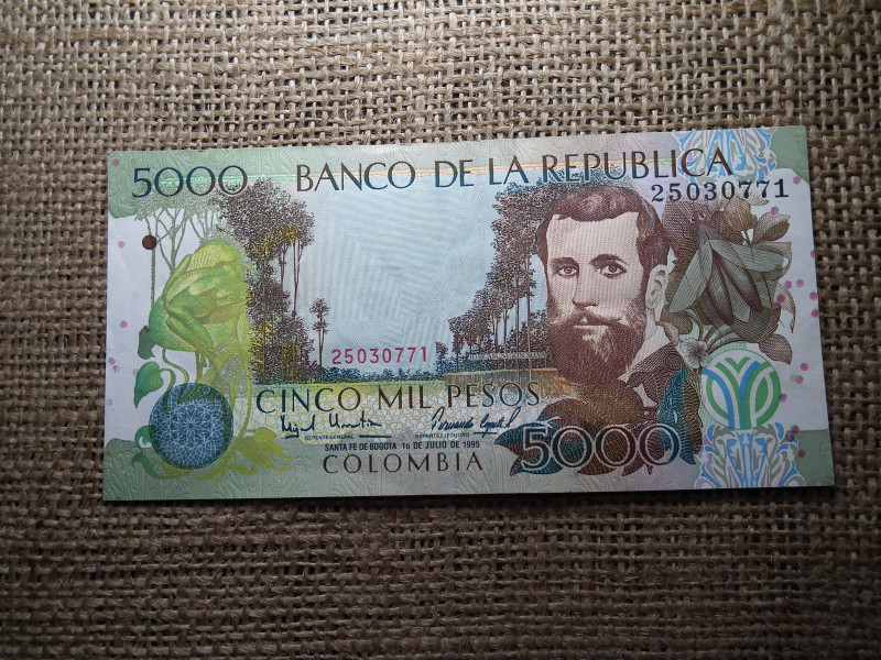 Kolumbia 5000 pesos 1995 , peso 