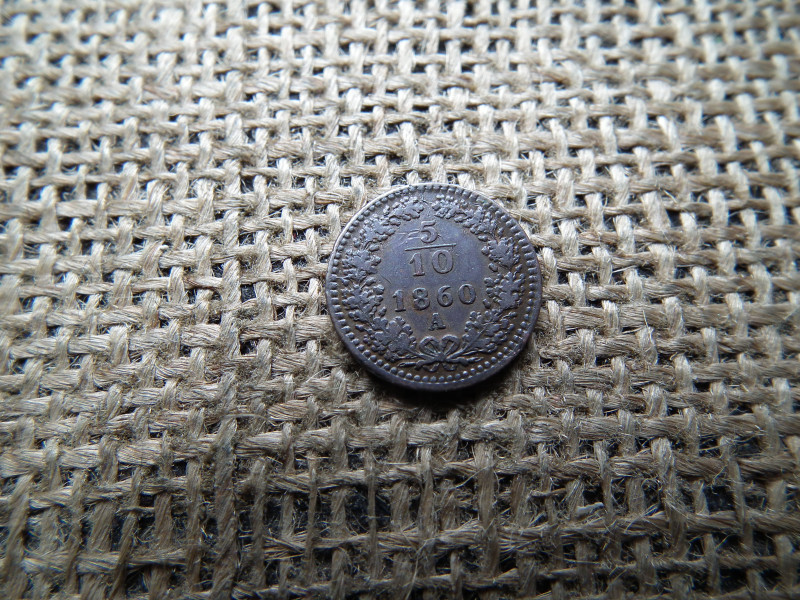 5/10 krajcár 1885 , hullámos 5 felső szára