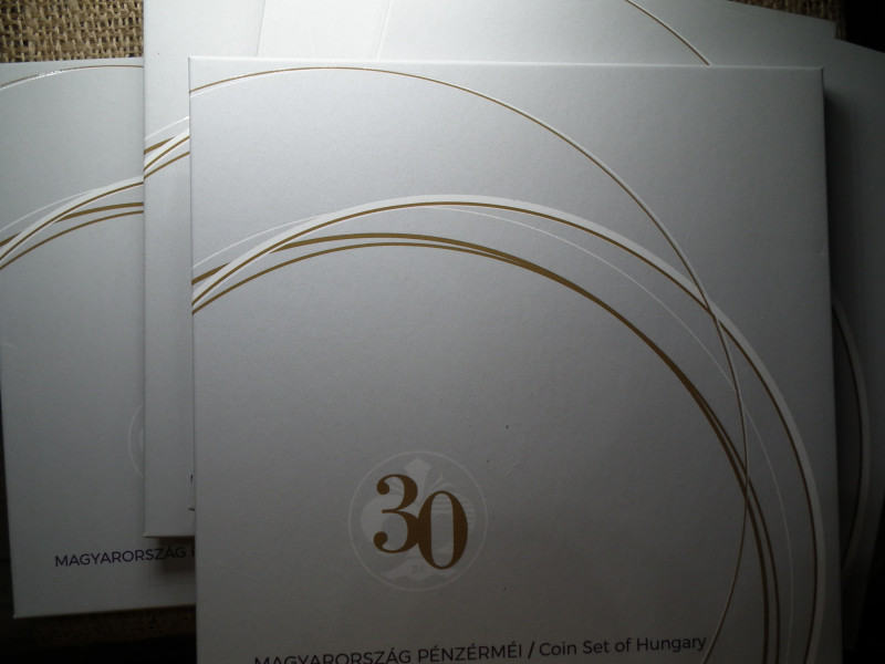 30 éves a pénzverő BU forgalmi sor 2022 , ár / sor 