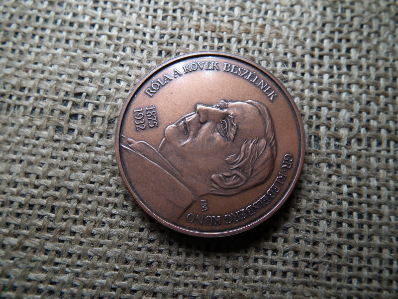 Fritz Mihály (1947- ) / Fűz Veronika (1951-) 2000. Gr. Klebelsberg Kunó 1875-1932 - Róla a kövek beszélnek / MÉE Szeged