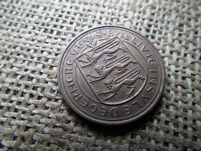 Guernsey 8 Doubles 1956 - Elizabeth II