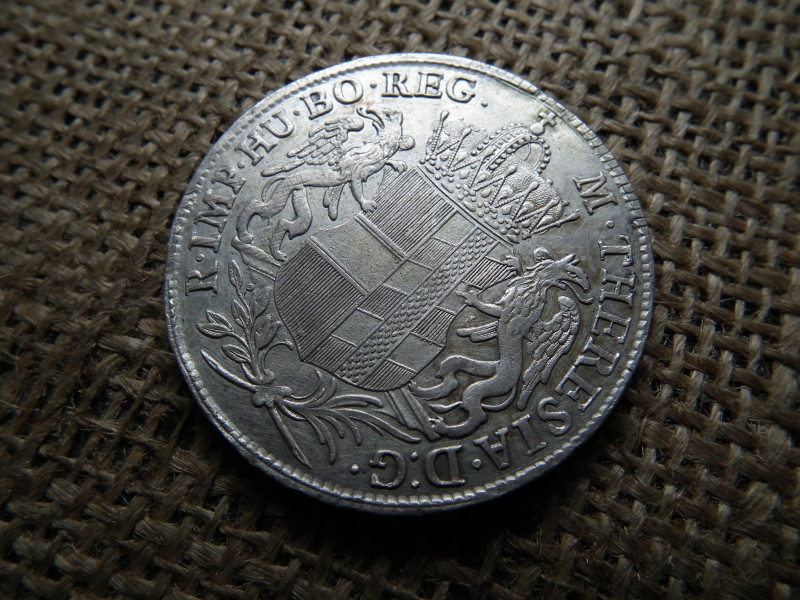 Mária Terézia ezüst 1 tallér 1766 , fülnyom