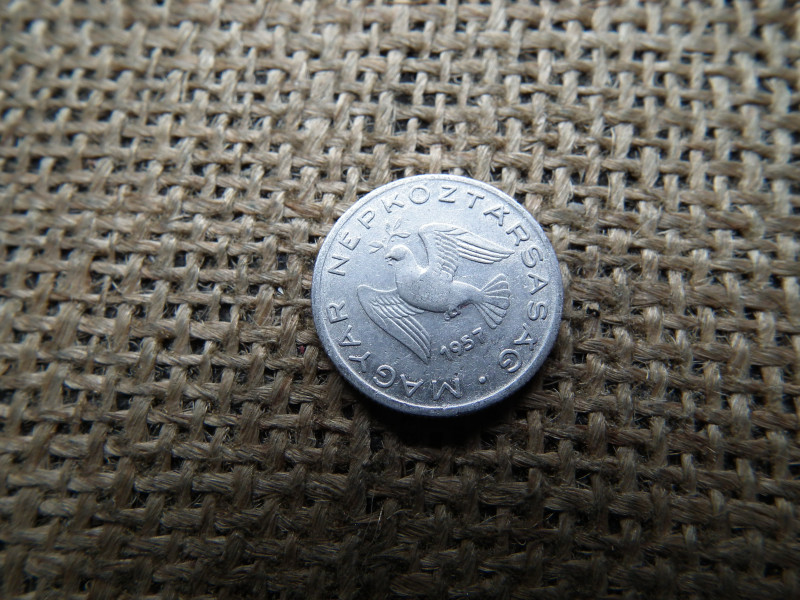 10 fillér 1957 