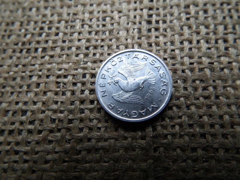 10 fillér 1968 , extra 