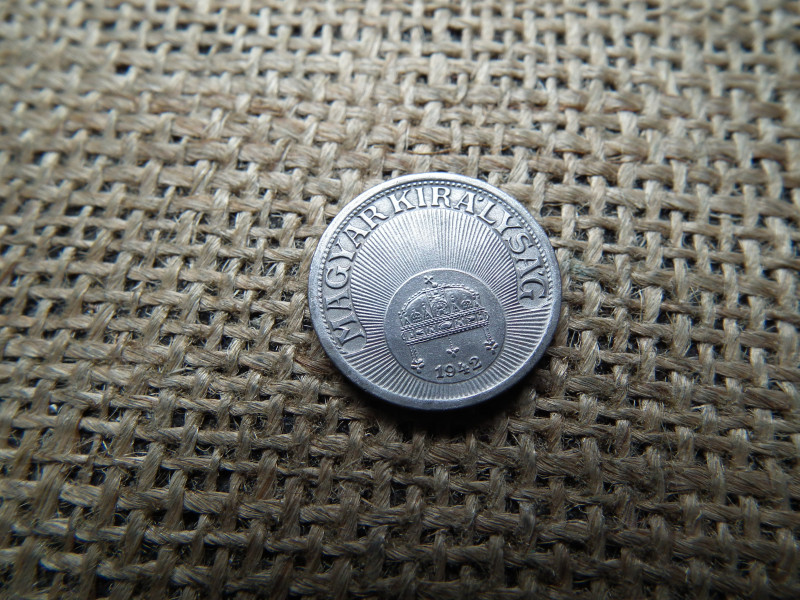 10 fillér 1942 , vas