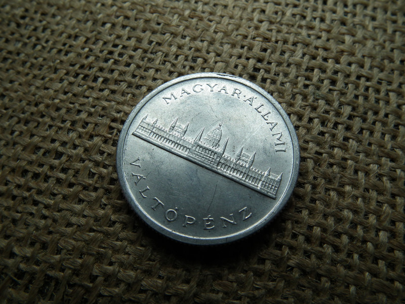 5 pengő 1945 , Parlament