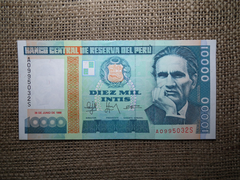Peru 10000 intis 198 UNC A1