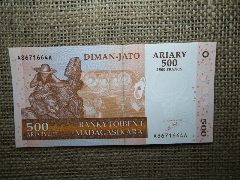 Madagaszkár 500 ariary 2004 , 2500 francs , frank , UNC , A1