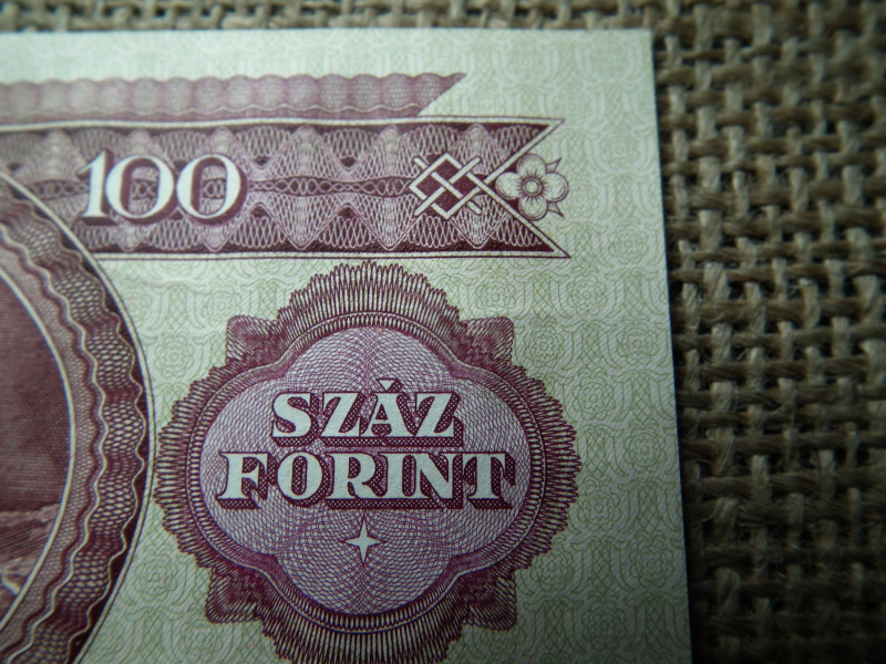 100 forint 1984 , ritkább , fordított hátlapi alapnyomat , extra