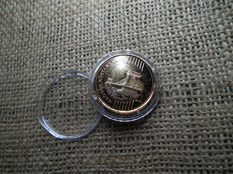 Aranyozott 200 forint 2009