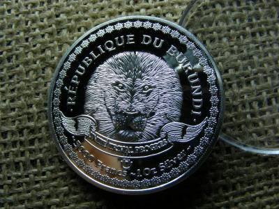 Burundi 5000 francs, 2014, ezüstözött állatos érme