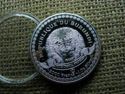 Burundi 5000 francs, 2014, állatos érem, ezüstözött