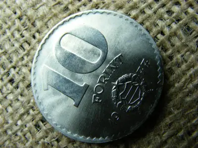 10 forintos érme, 1977