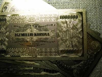 Egymillió korona bankjegy, 1923, aranyozott plasztik