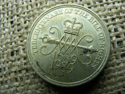 Angol 2 fontos érme, 1989