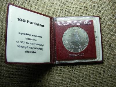100 forintos érme, 1982, foci, tokban