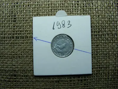 10 fillér 1983, verdehibás, elfordult