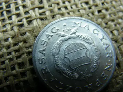 1 forintos érme, 1979, verdehibás, sugaras