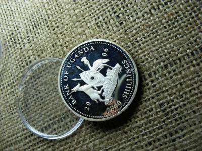 Uganda 2000 shilling ezüst érme, 2006, foci