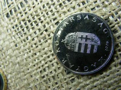 10 forintos érme, 2005, BU