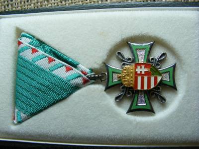Tiszthelyettesi Szolgálati Jel III. fokozata, díszdobozban