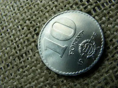 10 forintos érme, 1977