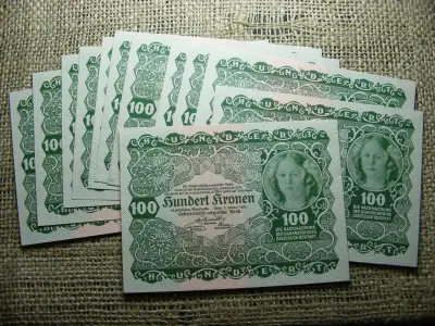 100 korona bankjegy, 1922, hajtatlan, kötegből