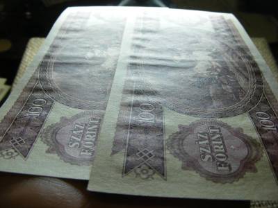 100 forintos bankjegy, 1993, 2 db sorszámkövető