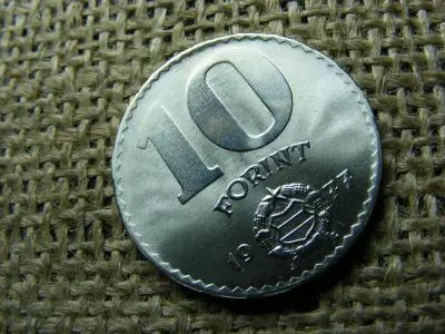 10 forintos érme, 1977