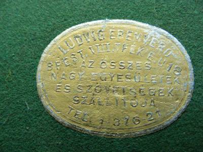 Mátyás Király bronz plakett, márvány talpazaton