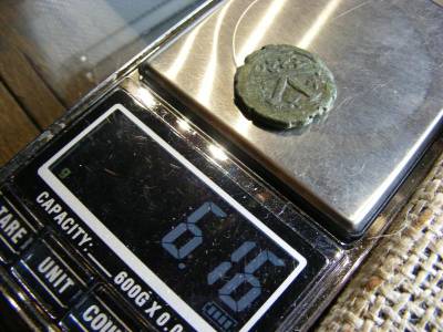 Bizánci Fél Follis, 6. század, Tévveret