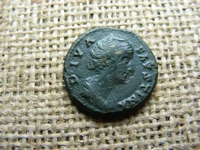 Diva Faustina Dupondius, 161-176, javított, eredeti