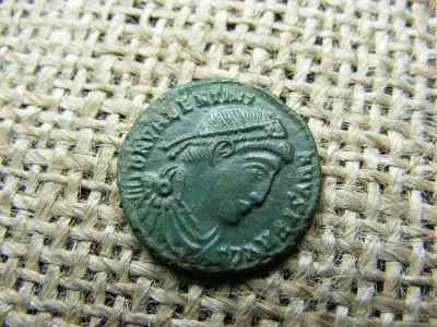 Valentinianus Kis Bronzérme, 364-375