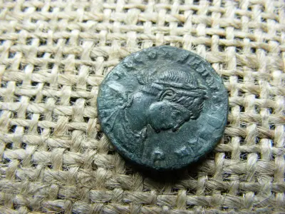 II. Constantius Kis Bronz Érme, 337-361