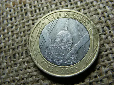 2 fontos érme, 2005