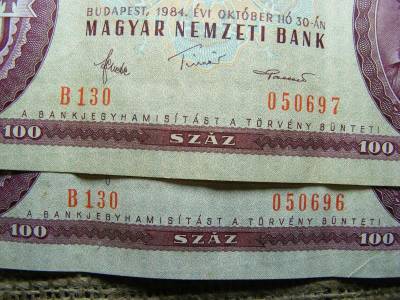 100 forintos bankjegy, 1984, 2 db sorszámkövető