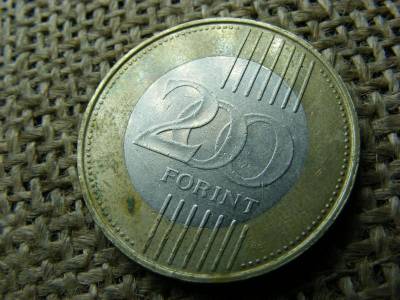 200 forintos érme, 2009, ritkább hosszú vonalas