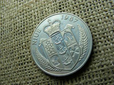 Niue 5 dollár, 1987, Elizabeth II és Steffi Graf
