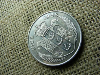 Niue 5 dollár, 1988, Elizabeth II és JF Kennedy