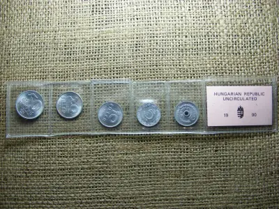 5 Filléres érme, 1990, fóliás forgalmi sor