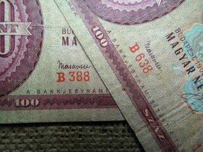 100 forintos bankjegy, 1962, 3 eltérő sorozatszám