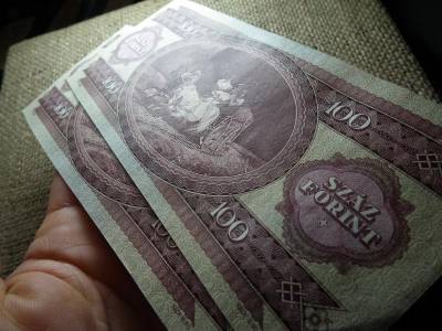 100 forintos bankjegy, 1968, kis aláírás, 2 db sorszámkövető