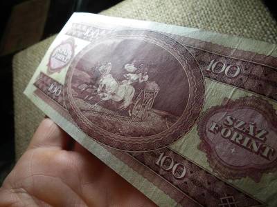 100 forintos bankjegy, 1975