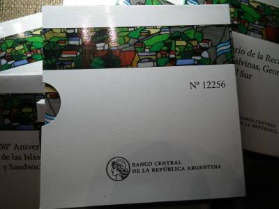 Argentína, 2 peso 2012, ritka bliszter, sima peremű