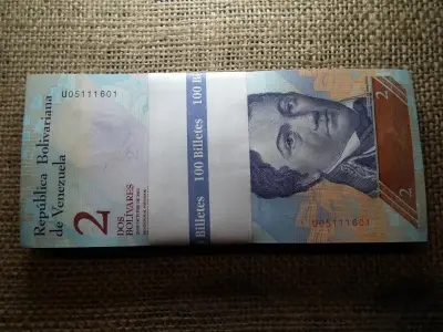 Venezuela 2 bolivares, 2013, 100 db banki köteg