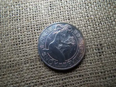 Ezüst 500 forint, 1984, Nők évtizede