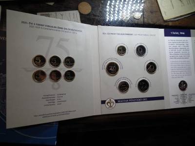 2021-es Forint Érmeszett, 75 Éves és Ezüst Utánveretekkel