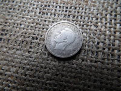 Ezüst 6 pence érme, 1943