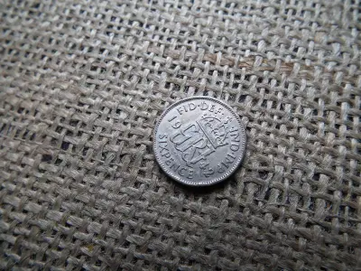 Ezüst 6 pence érme, 1942