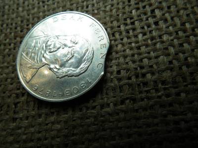 Ezüst 200 forint 1994 , Verdehibás , kicsípett lapka ! Nagyon ritka 